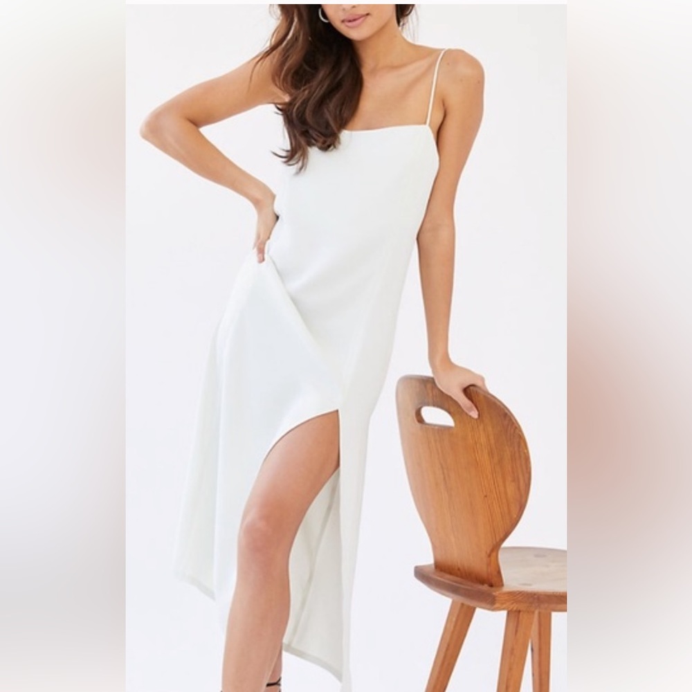 Aritzia Babaton Slit Slip, light PINK